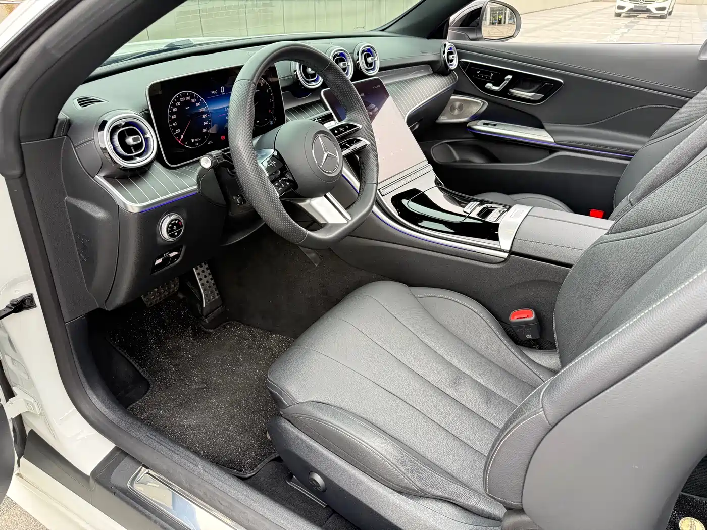 Mercedes-Benz CLE 2025 CLE 300 4MATIC Convertible фото 13