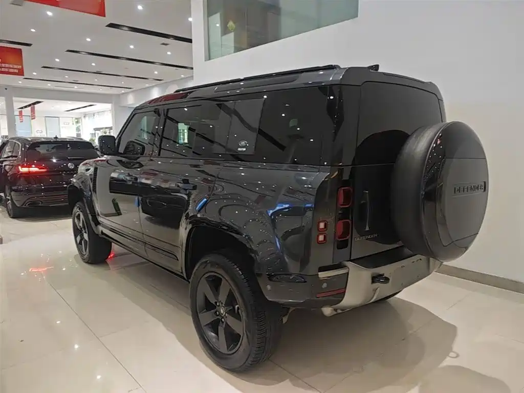 Land Rover Defender 2024 110 3.0T P400 X-DYNAMIC HSE фото 5