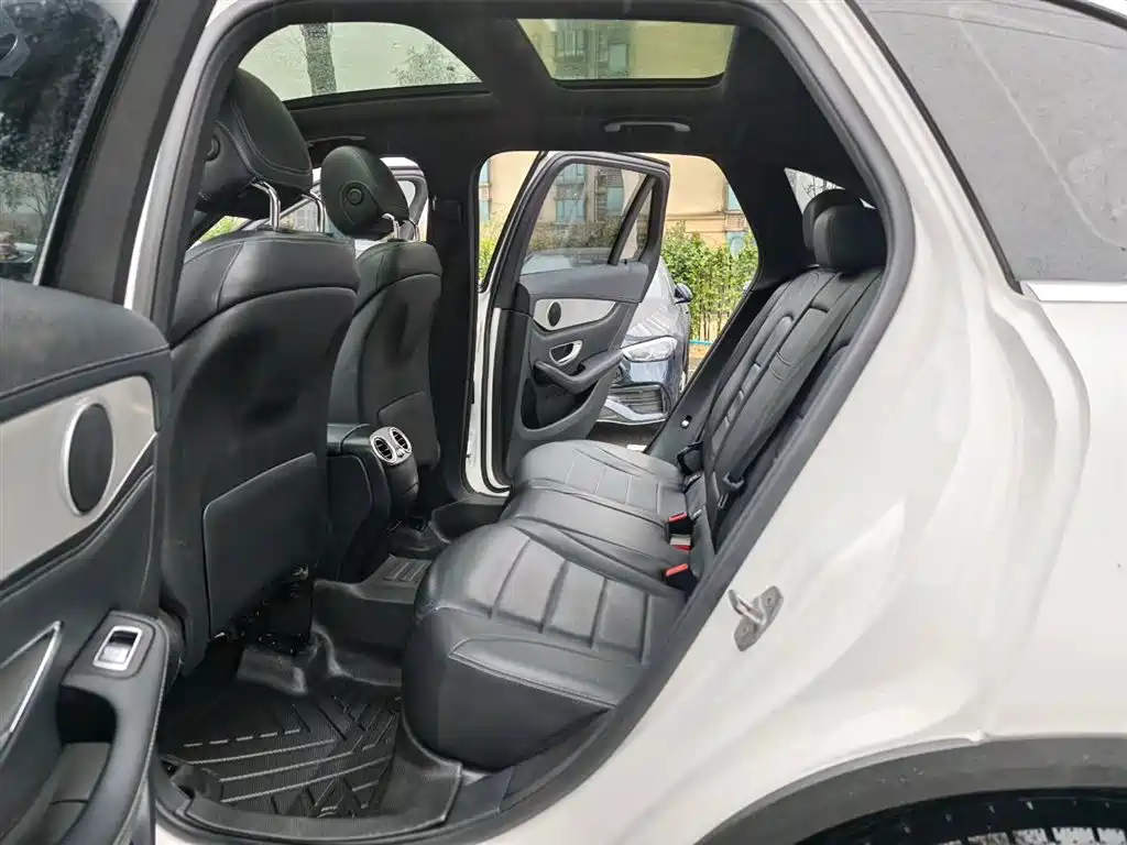 Mercedes-Benz C-Class 2017 Facelift C 200 L Sport Edition фото 16