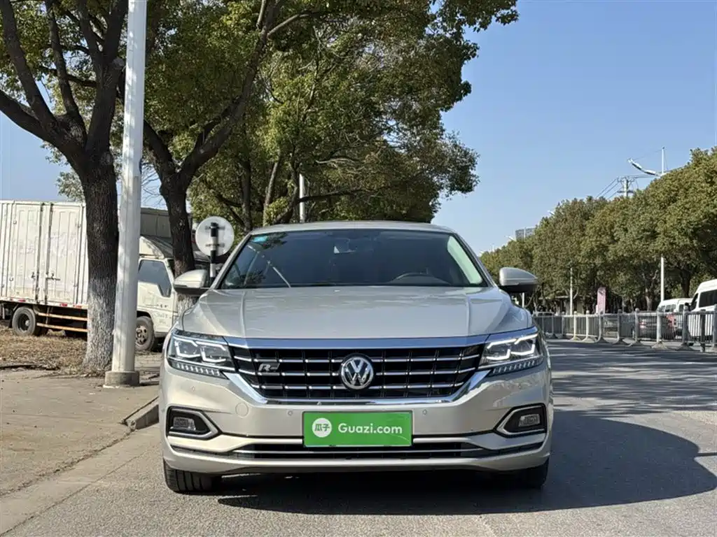 Volkswagen Passat 2019 330TSI Luxury Edition China VI фото 22
