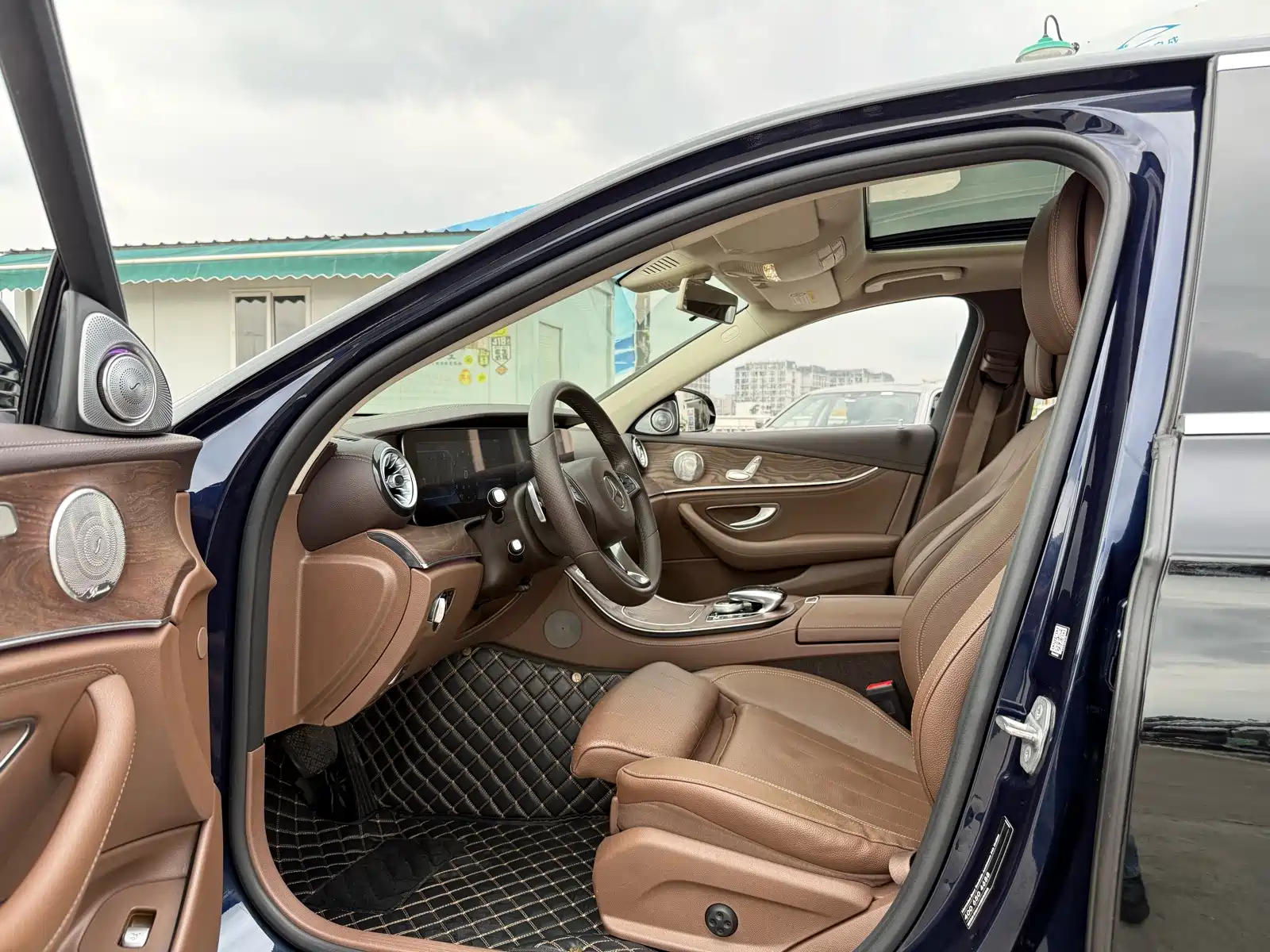 Фото 6 - Mercedes-Benz E-Class
