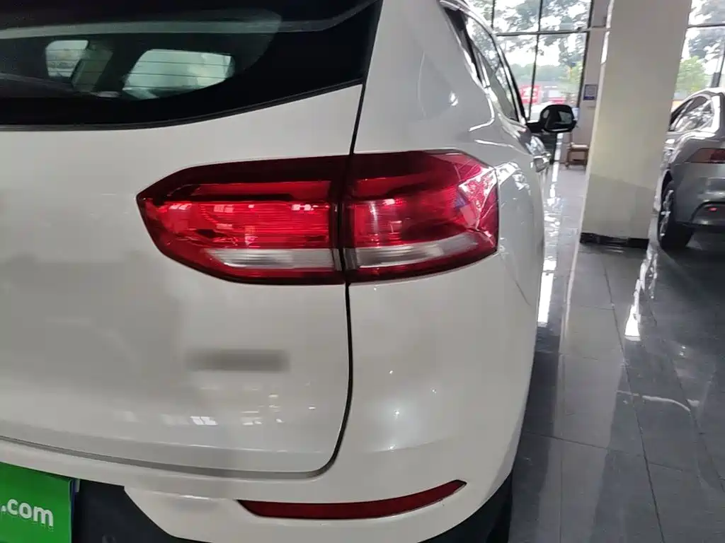 Фото 8 - Haval H6