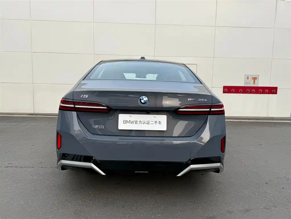 BMW i5 2024 eDrive 35L Premium Model M Sport Package фото 4