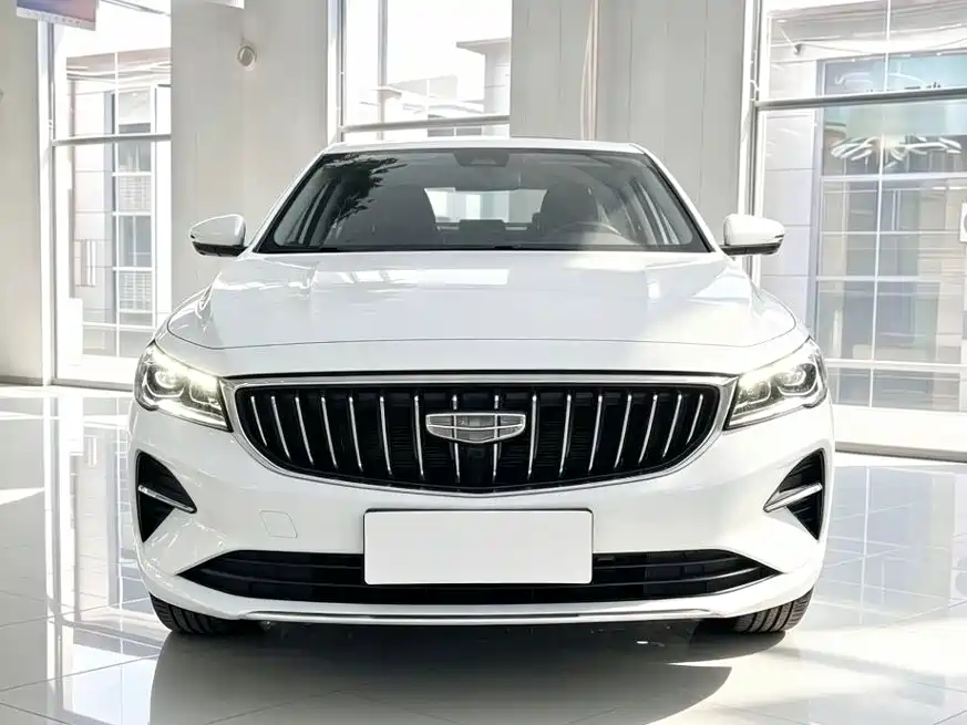 Фото 2 - Geely Emgrand