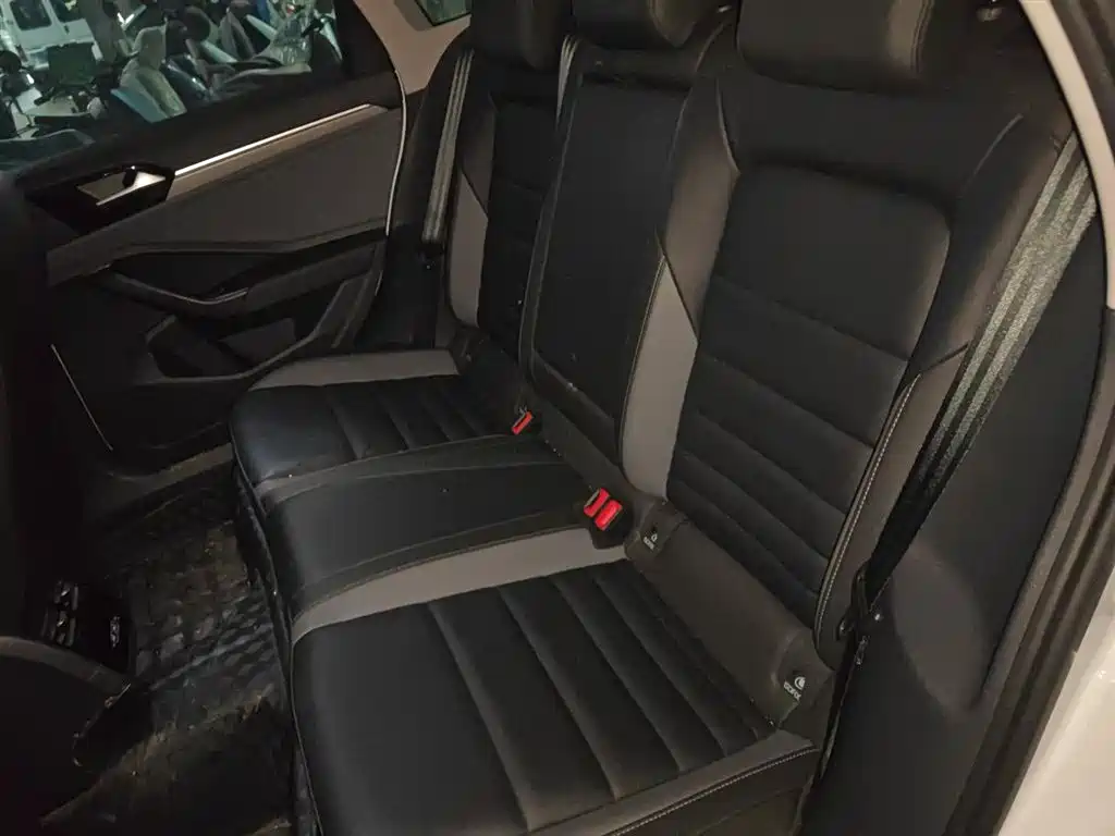 Volkswagen Sagitar 2022 280TSI DSG Surpassing Edition фото 13