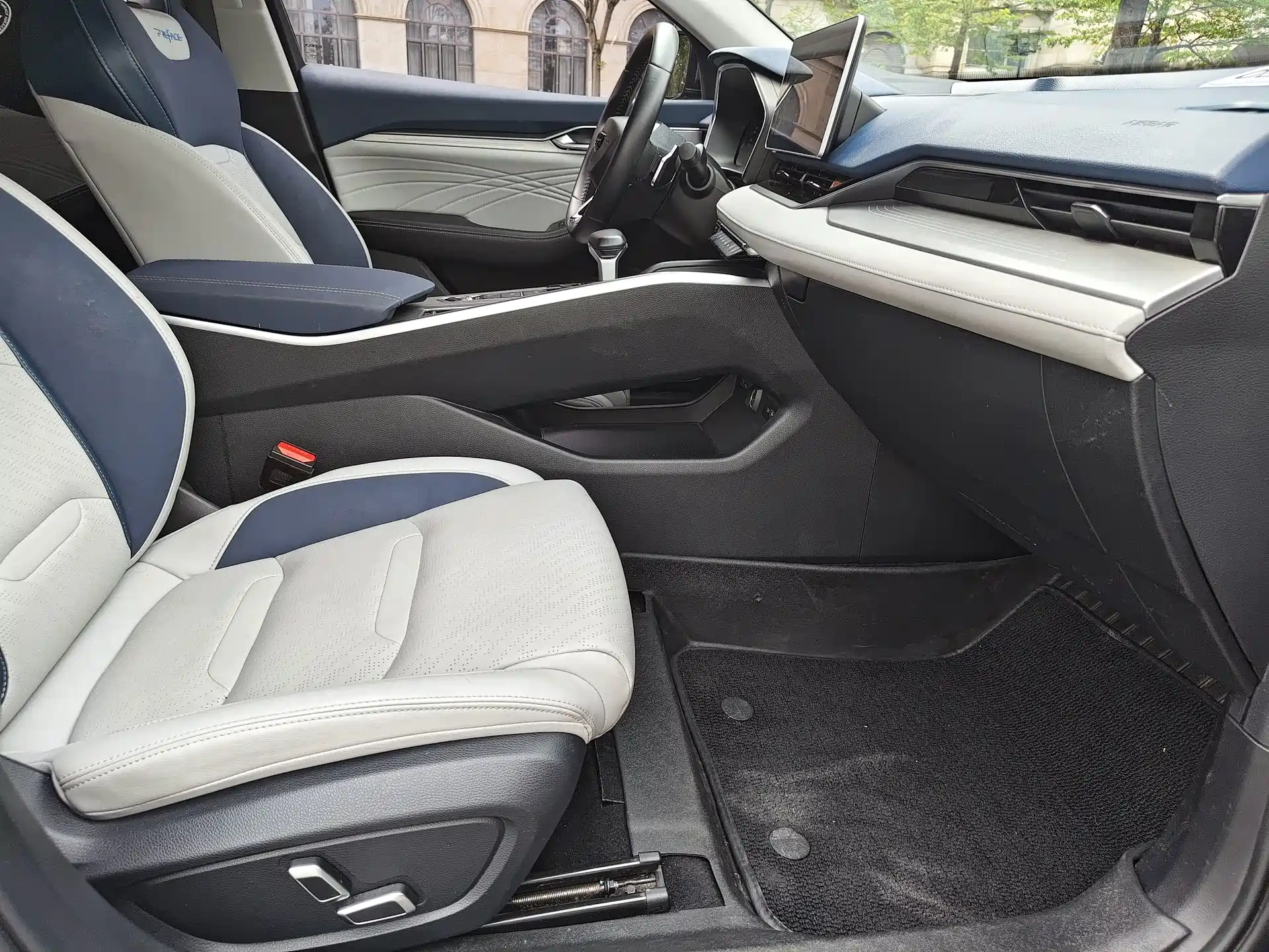 Фото 6 - Geely Preface