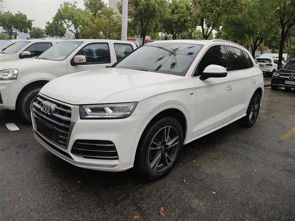 Audi Q5L 2020 Facelift 40 TFSI Honor Fashion