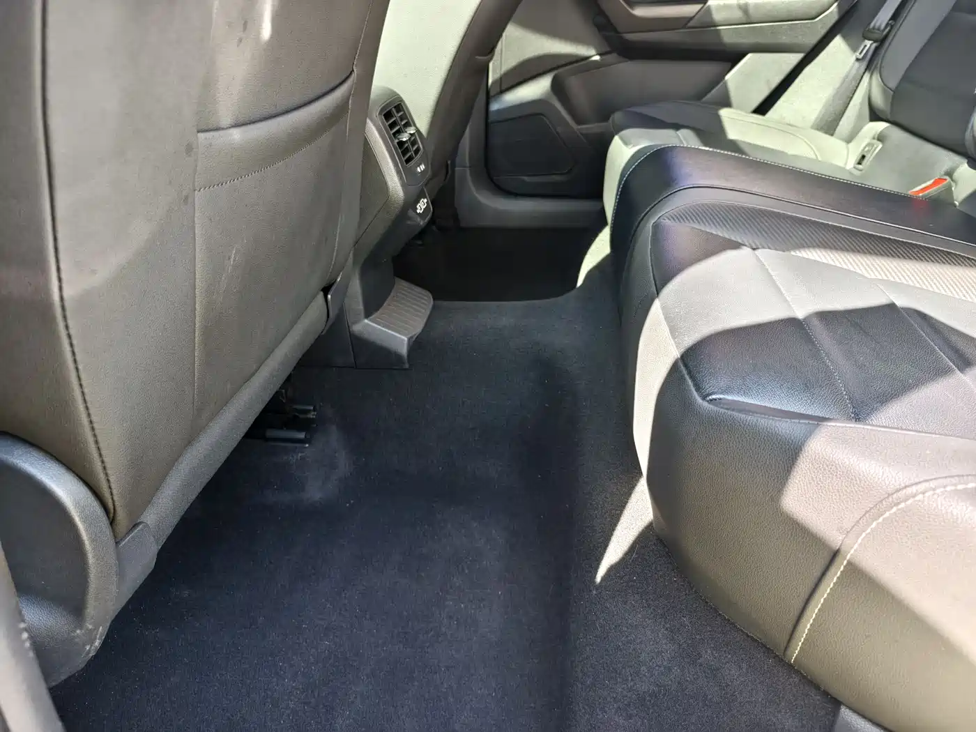 Volkswagen T-ROC 2022 280TSI DSG 2WD Comfort PLUS фото 17