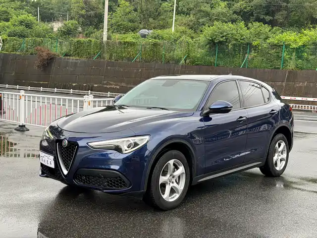  Alfa Romeo Stelvio 2017 2.0T 200HP Elite