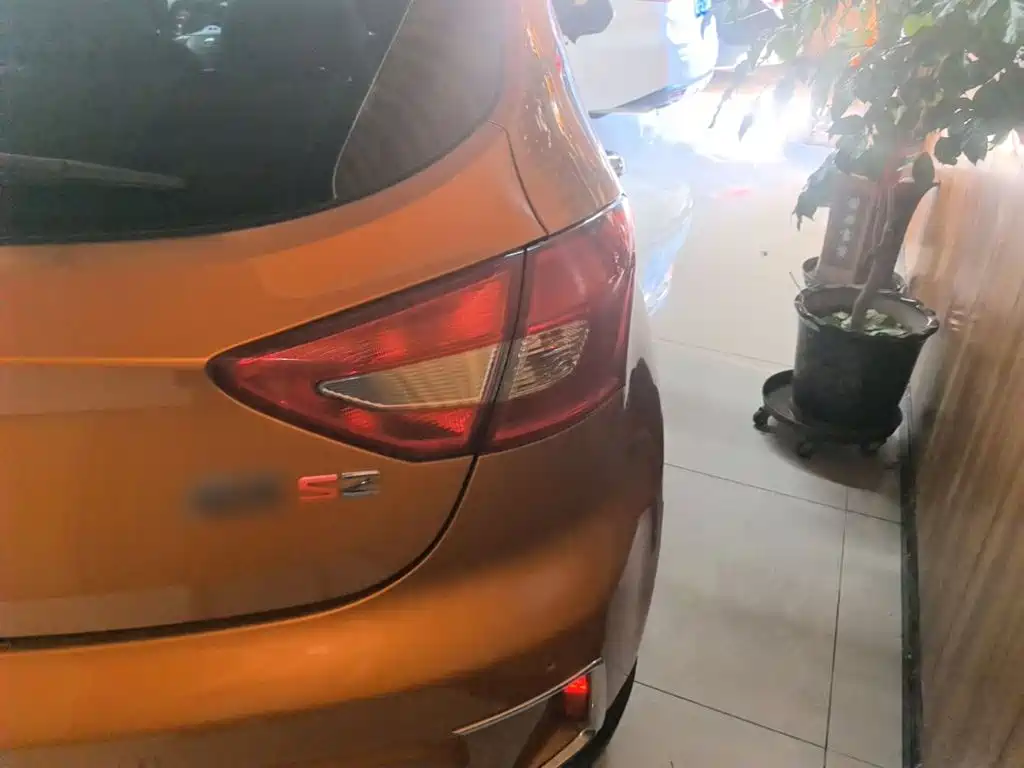 JAC Refine S2 2017 2017 1.5L CVT Luxury Connected