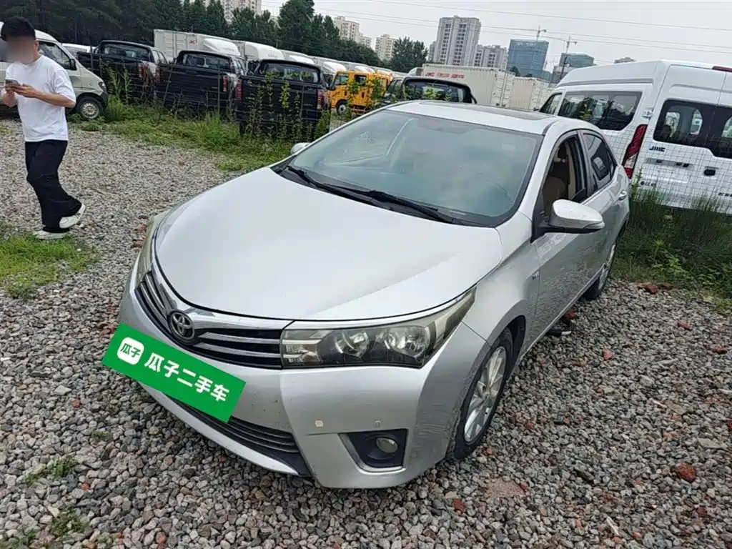 Toyota Corolla 2014 1.6L CVT GL-i Leather Edition фото 2