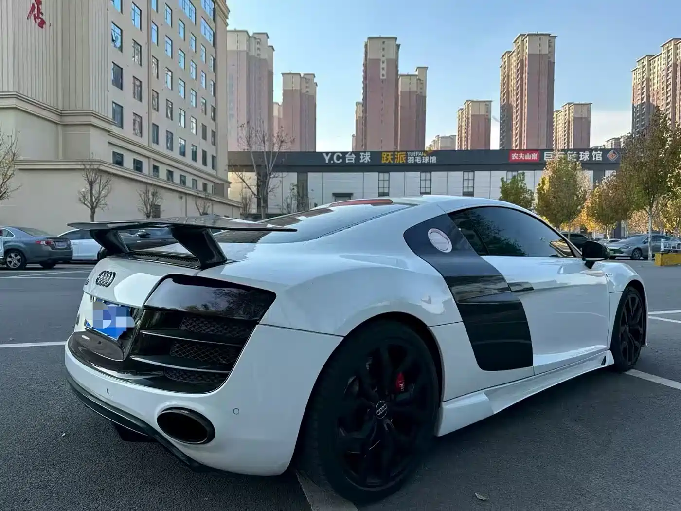 Audi R8 2010 5.2 FSI quattro фото 5