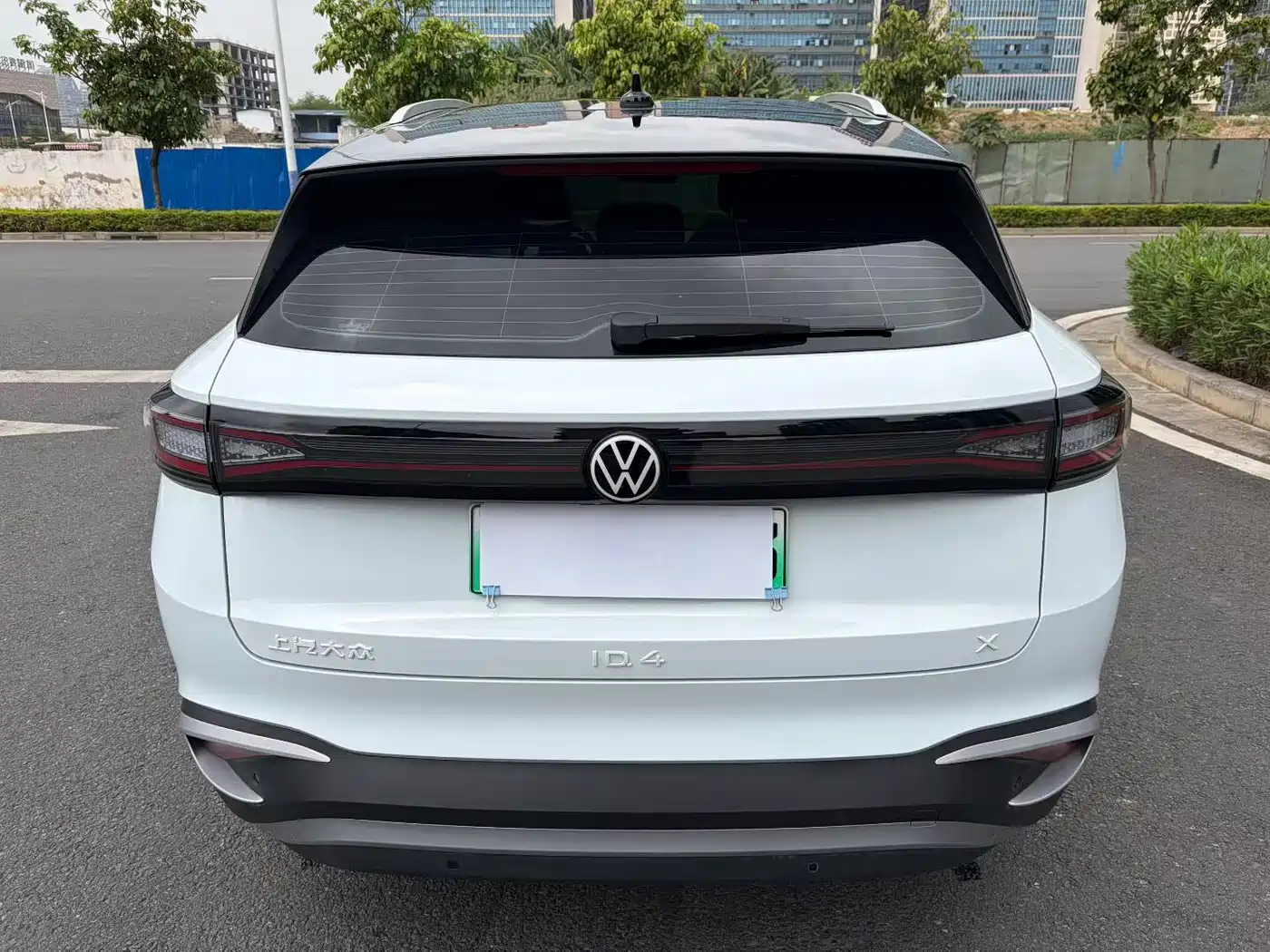 VOLKSWAGEN ID.4 X