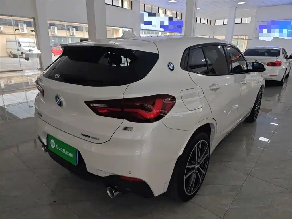 BMW X2