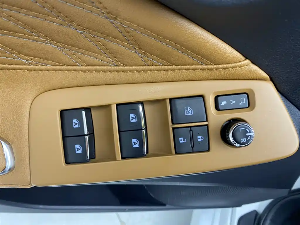 Toyota Avalon 2023 Hybrid 2.5L XLE Premium Edition фото 27