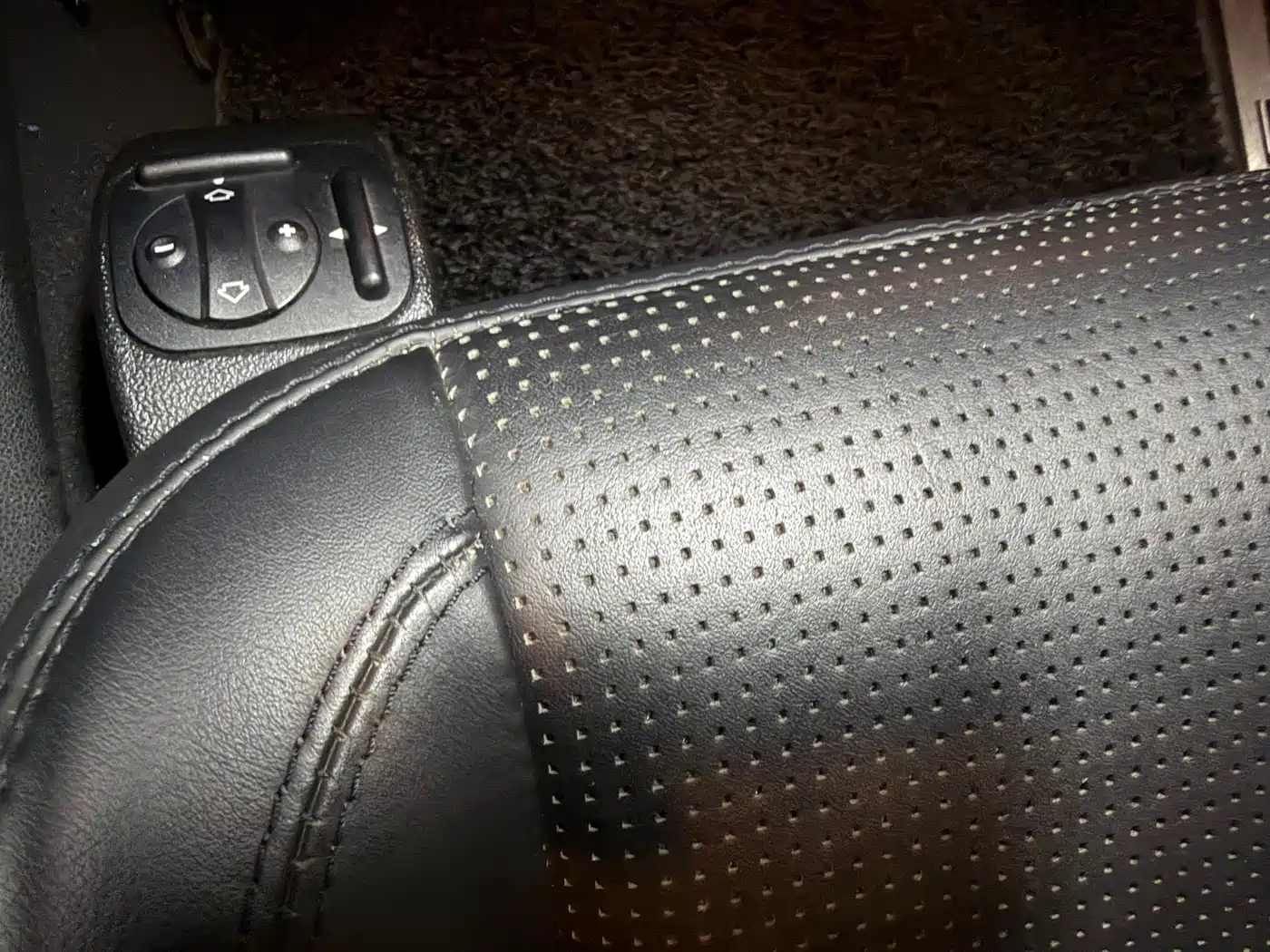 Mercedes-Benz M-Class AMG 2007 AMG ML 63 фото 22