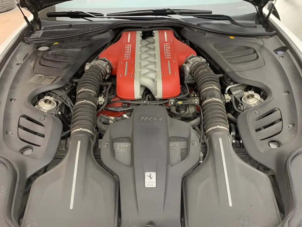 Ferrari GTC4Lusso 2018 2016 6.3L V12