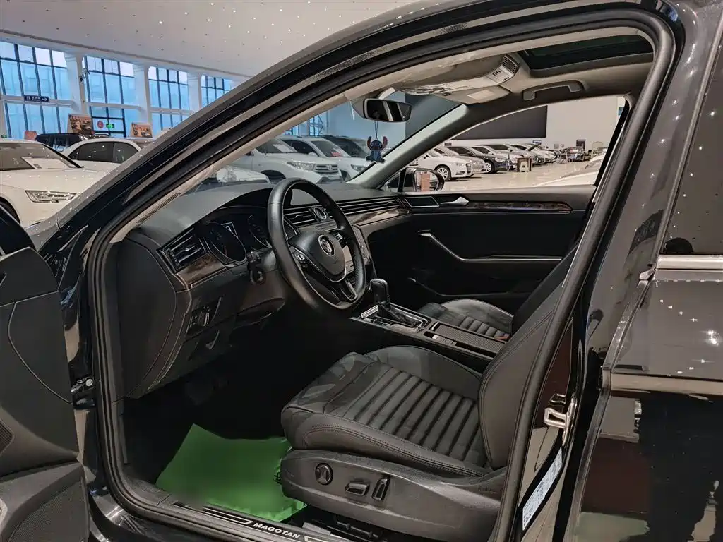 Volkswagen Magotan 2018 Facelift 330TSI DSG Luxury фото 10