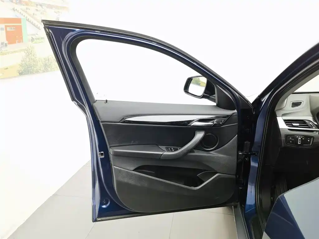 BMW X2 (Import) 2019 sDrive20i M Off-Road Package China VI фото 8