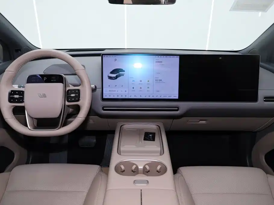 Li Auto i6 2026 2025 2WD Base Model