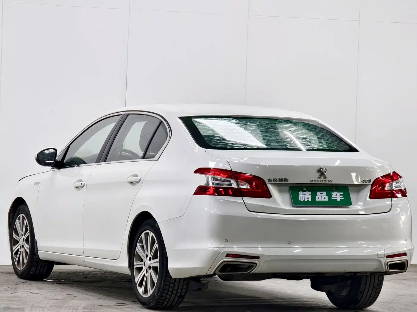 Peugeot 408 2016 1.6T Automatic Luxury Edition фото 6