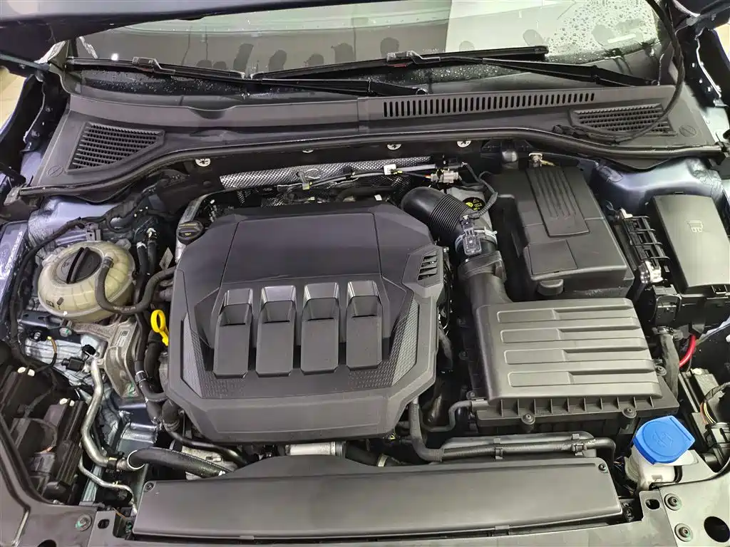 Volkswagen Passat 2022 330TSI Luxury Edition фото 16