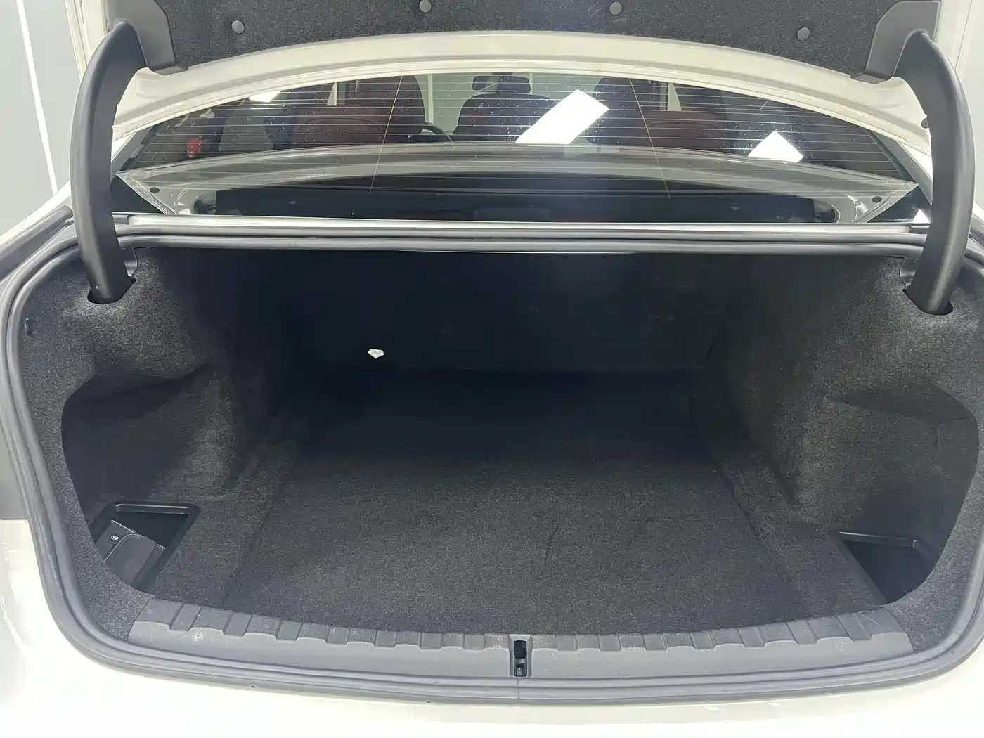 BMW 3 Series 2023 320Li M Sport Package фото 26