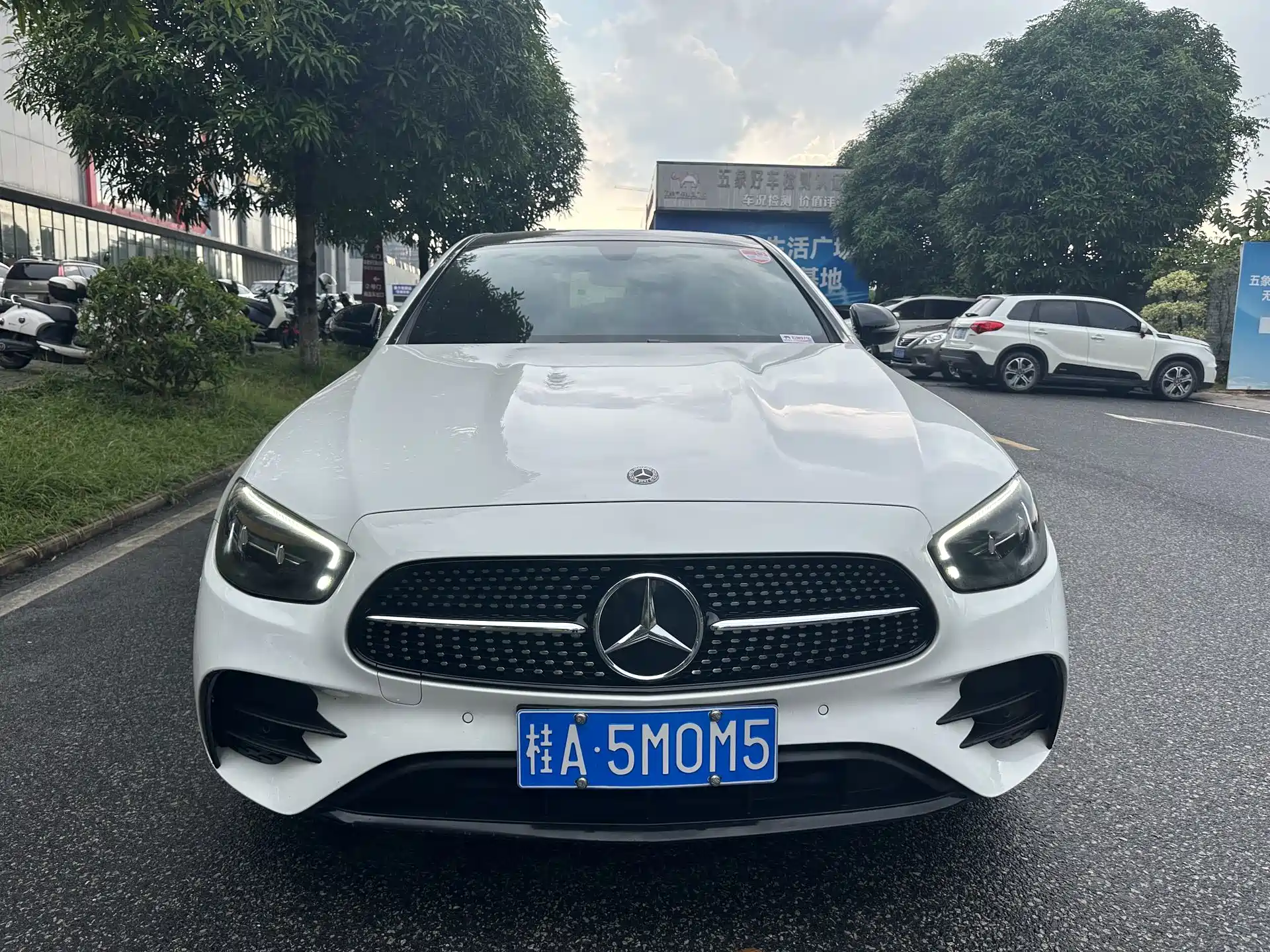 Фото 13 - Mercedes-Benz E-Class (Import)
