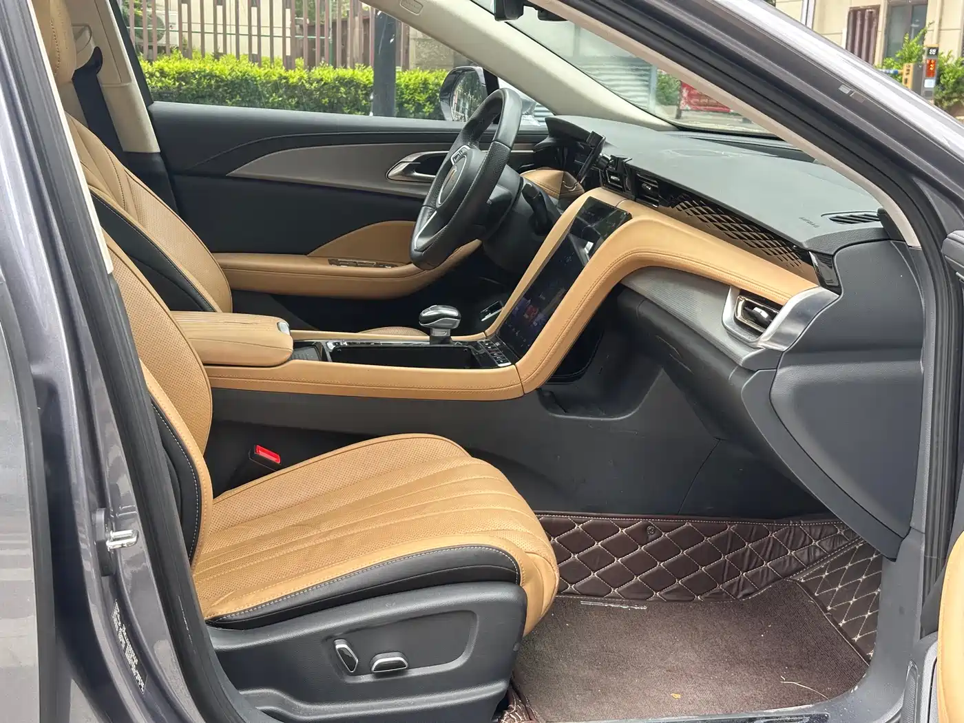Hongqi H5 2023 2.0T Auto Smart Connect Flag Comfort фото 8
