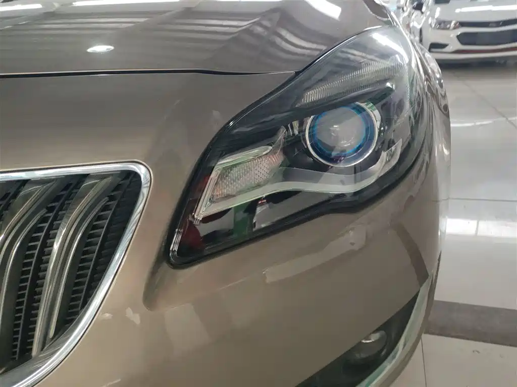 Buick Regal 2015 2.0L Leading Fashion Model фото 18