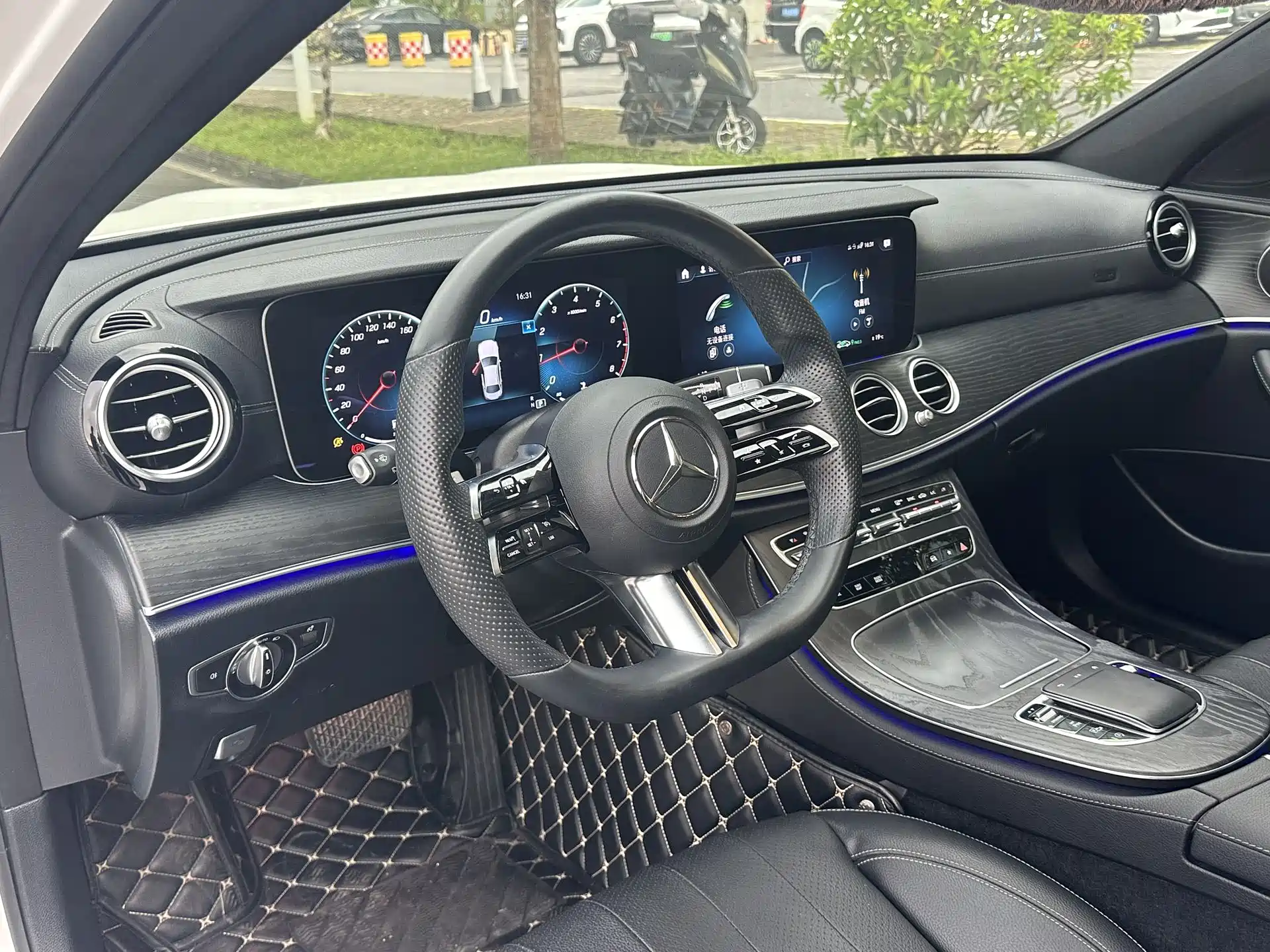 Фото 19 - Mercedes-Benz E-Class (Import)
