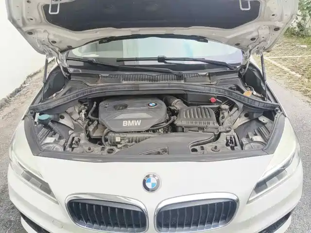 BMW 2 Series Touring 2016 218i Sport Design Package — фото 3