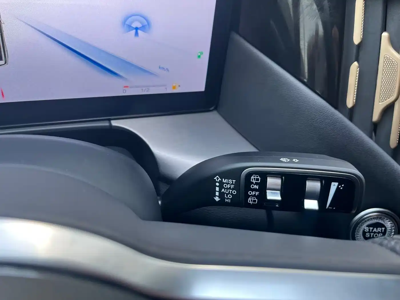 Hongqi HS7 PHEV 2024 2.0T PHEV 4WD Flagship Edition 6-seater фото 14