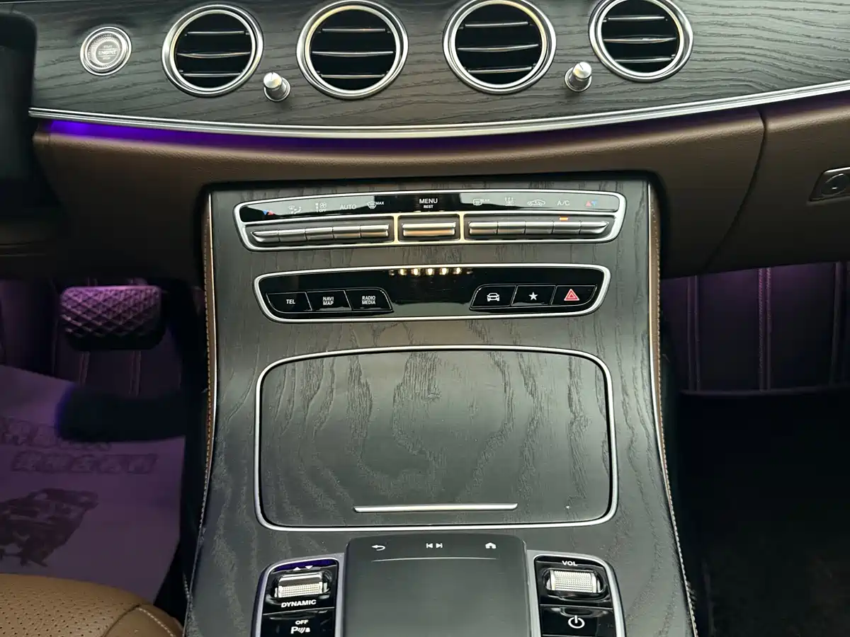 Mercedes-Benz E-Class New Energy 2022 E 350 e L Plug-in Hybrid Sedan фото 19