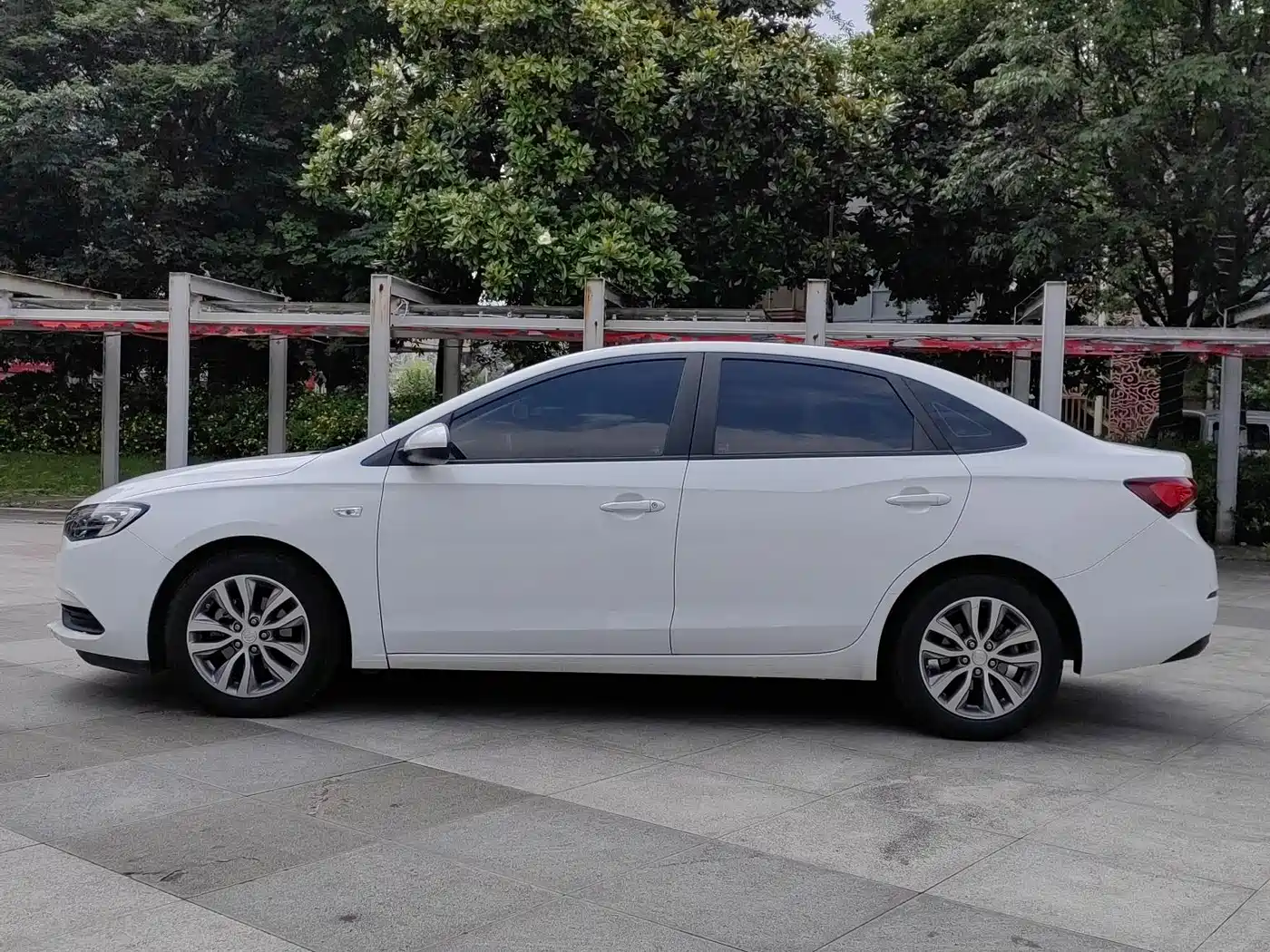 Buick Excelle 2021 Facelift 1.3T Auto Mild Hybrid Progressive фото 2