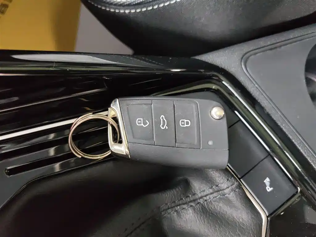Volkswagen Tayron 2023 330TSI 2WD Luxury Plus Advanced Edition фото 9