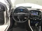 Фото 11 - Ford Focus
