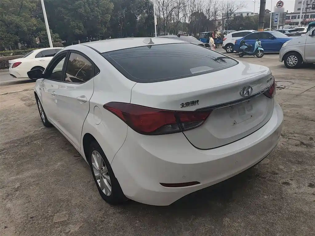 Hyundai Langdong 2016 1.6L Automatic Smart Edition фото 5