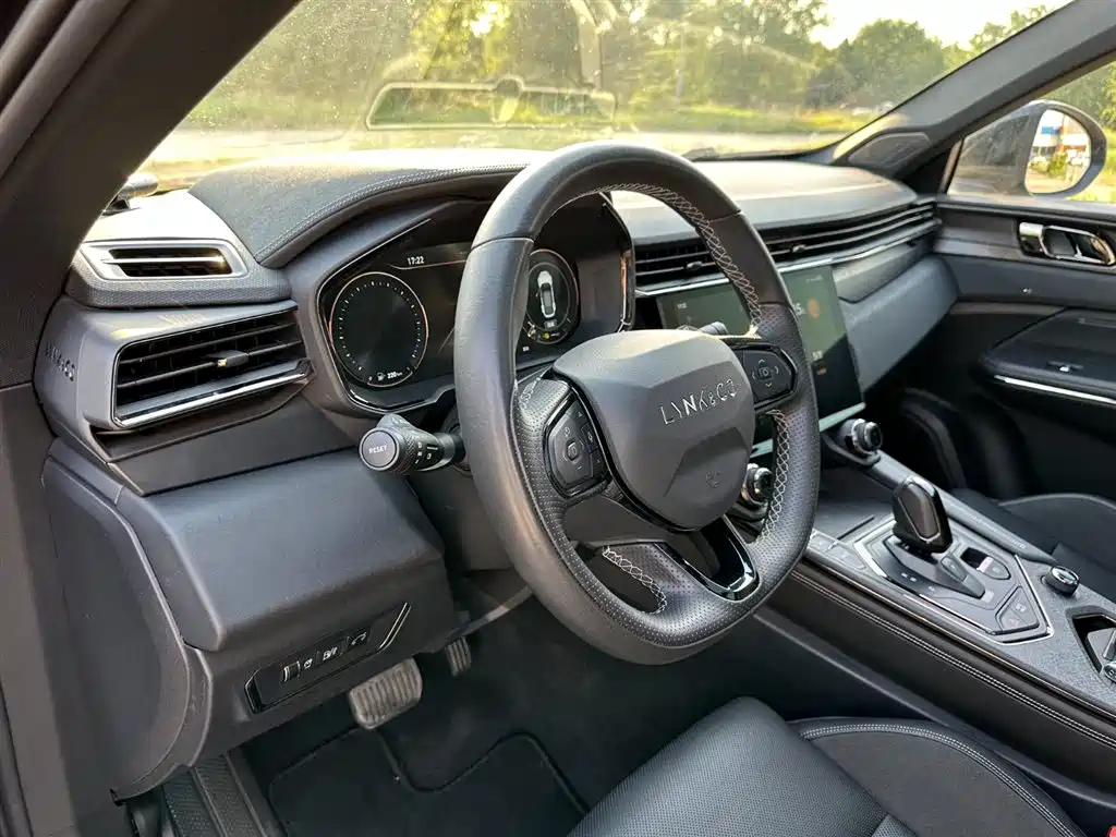 Lynk & Co 01 EM-P 2021 1.5TD PHEV Halo фото 13
