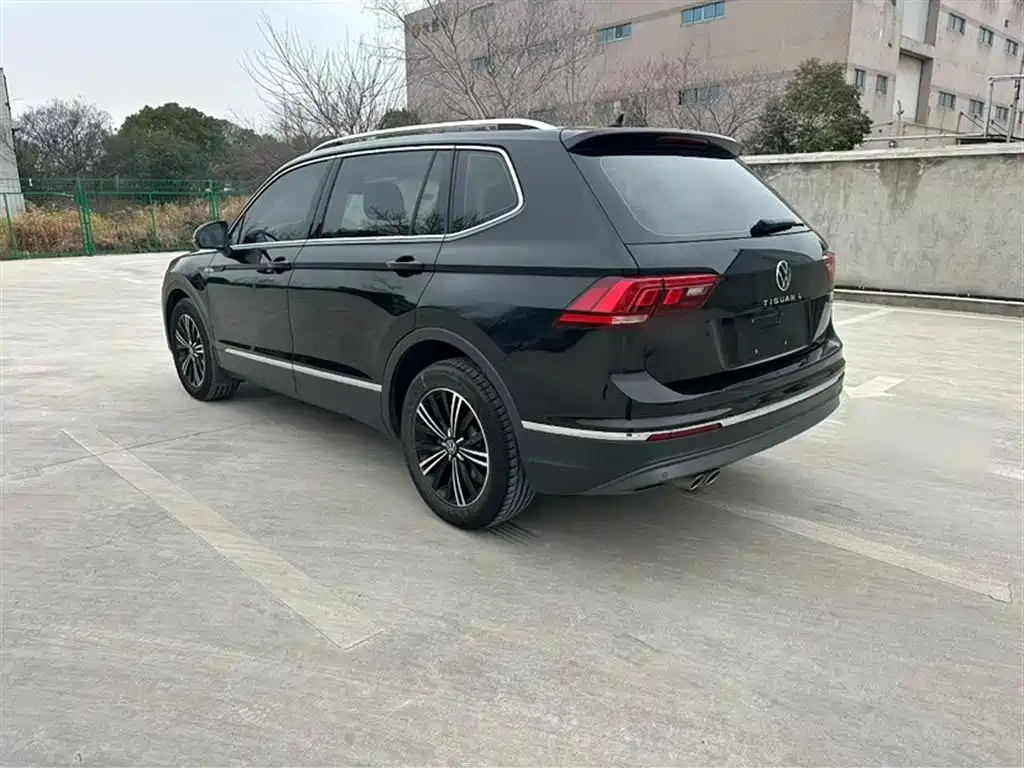 Volkswagen Tiguan L 2021 330TSI Automatic 2WD Smart фото 22