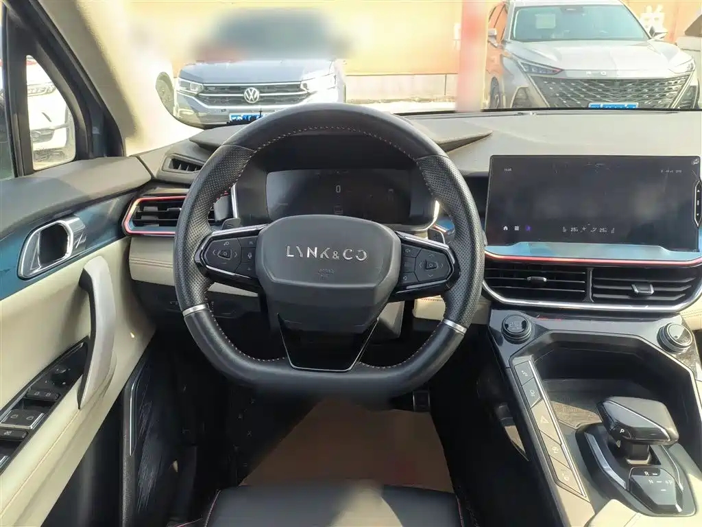 Lynk & Co 06 2020 1.5T Halo фото 11