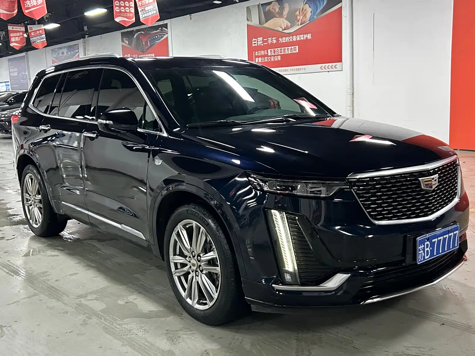 Фото 13 - Cadillac XT6