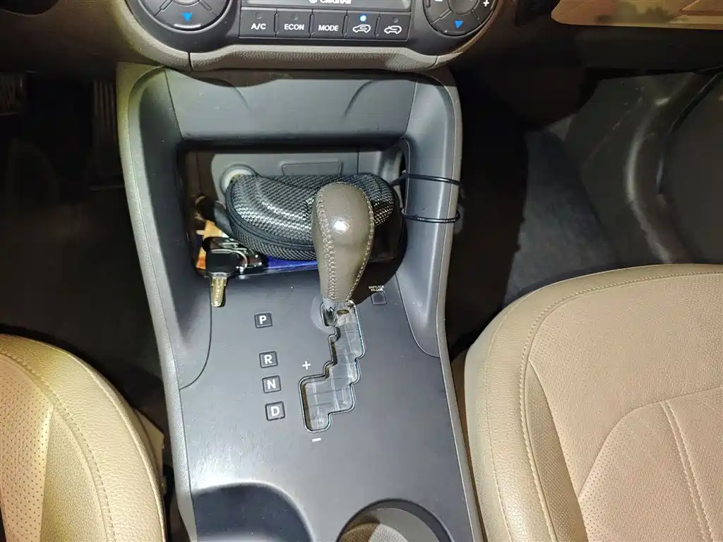 Hyundai Beijing Hyundai ix35 2013 2.0L Auto 2WD Smart GLS China IV фото 7