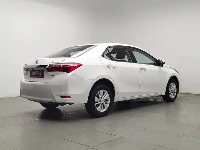 Toyota Corolla 2014 1.6L CVT GL — фото 2