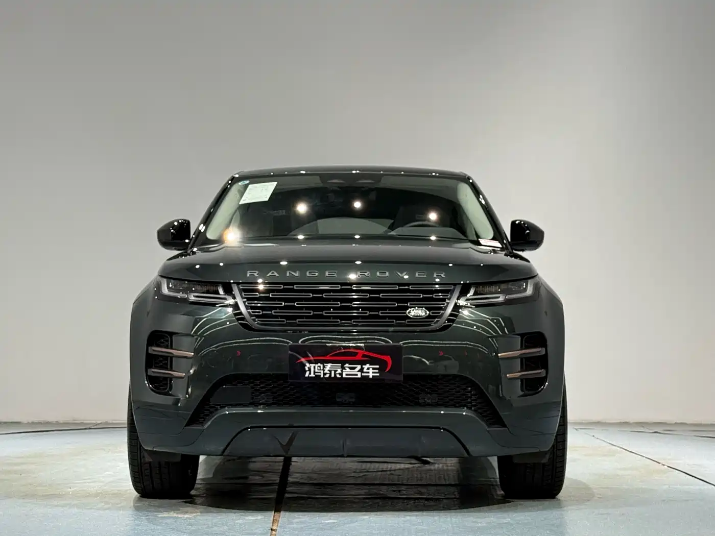 Land Rover Range Rover Evoque 2026 Range Rover Evoque L SE фото 3