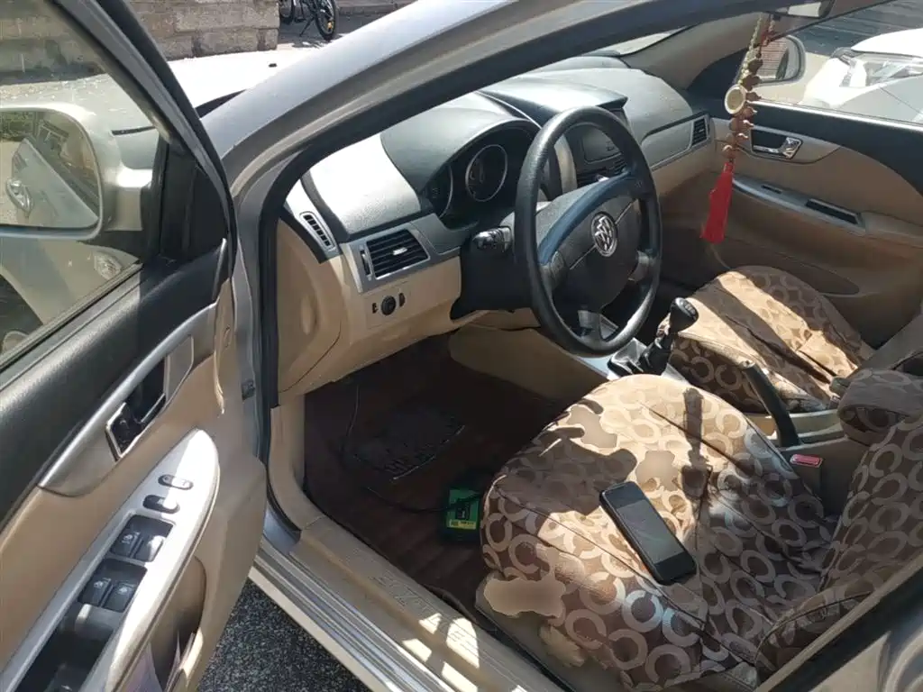 Buick Excelle 2013 1.5L Manual Classic Edition фото 16