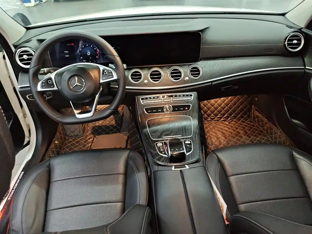Mercedes-Benz E-Class 2018 E 300 L Sport Fashion фото 10