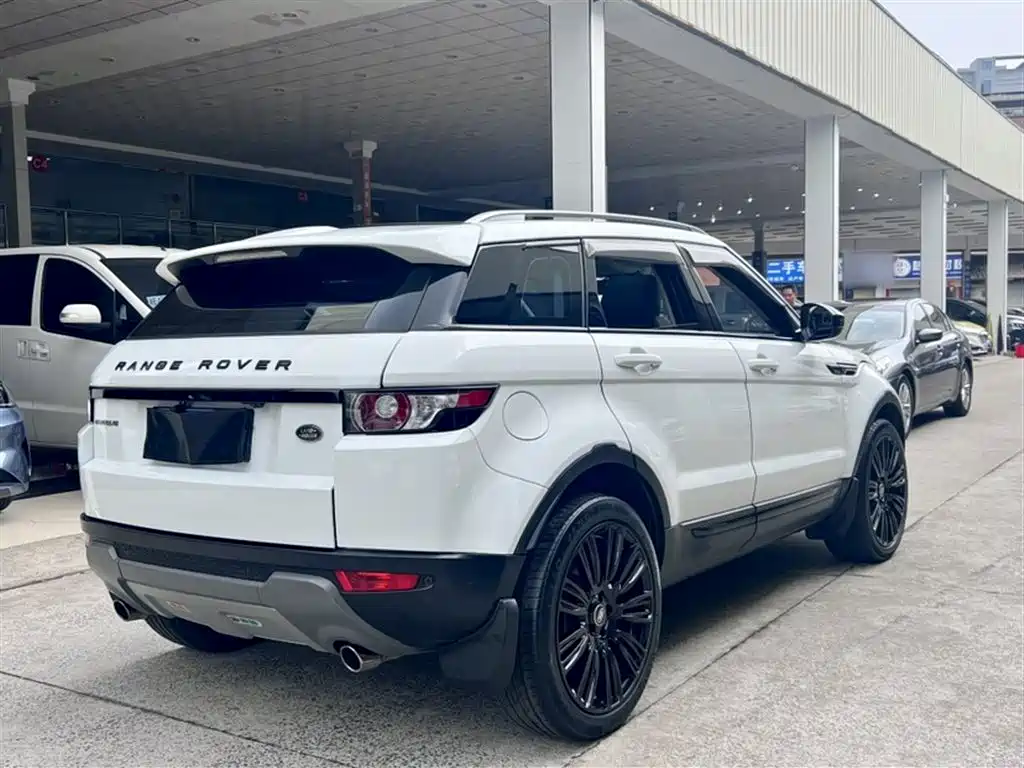 Land Rover Range Rover Evoque (Import) 2014 2.0T 5-door Brilliance Premium фото 11