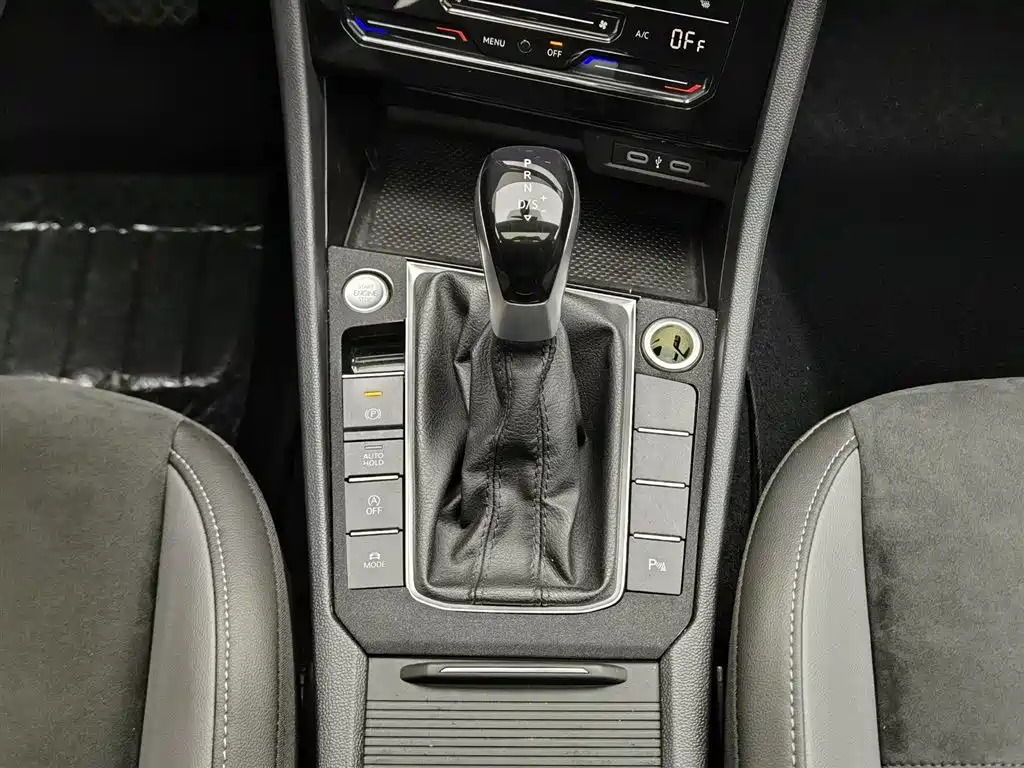 Volkswagen Sagitar 2021 280TSI DSG Excellence Edition фото 13