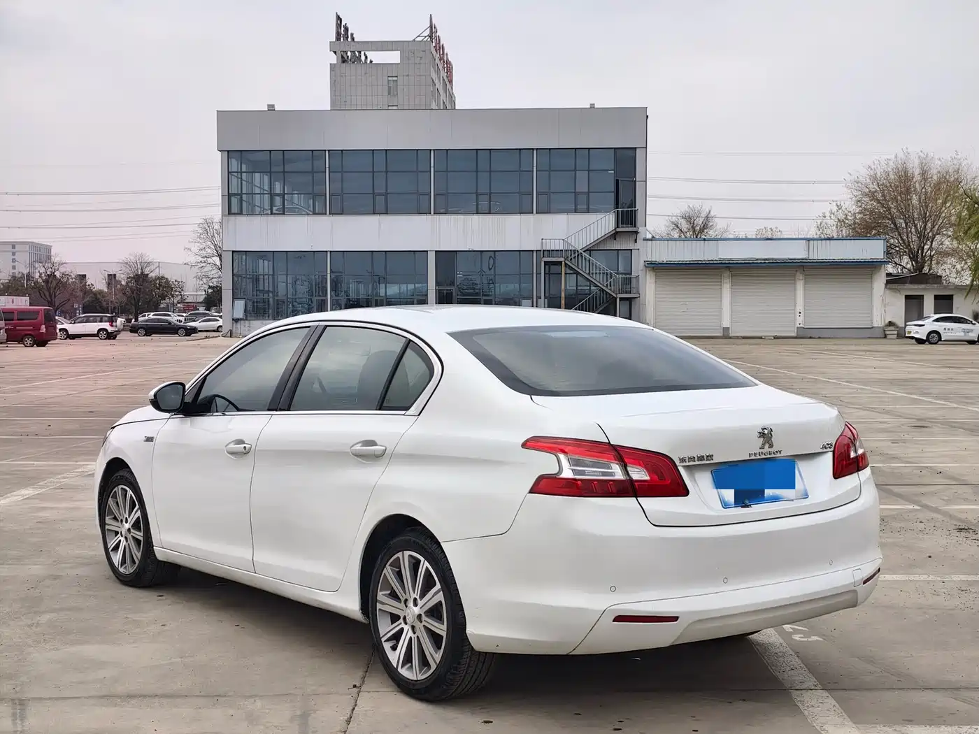 Peugeot 408 2015 Model 1.2T Automatic Luxury Edition фото 6